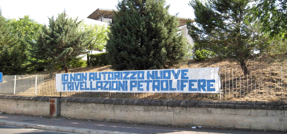 Sicilia. Carlo Cassaniti a Crocetta:”Abbiamo assistito impotenti al saccheggio del sottosuolo. E’ ora di cambiar musica” Sicilia. Carlo Cassaniti a Crocetta:”Abbiamo assistito impotenti al saccheggio del sottosuolo. E’ ora di cambiar musica”